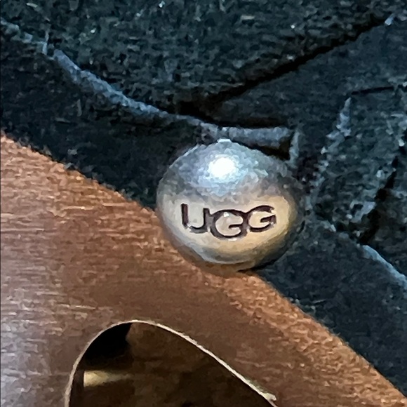 UGG Women's Textured Black Mules Size 6 - Picture 2 of 9